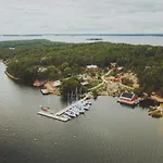 Braennskaer & Glamping Lodge Pargas