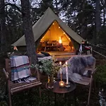 Braennskaer & Glamping Lodge Pargas