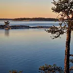 Braennskaer & Glamping Lodge *