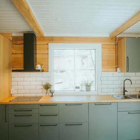 Lodget Braennskaer & Glamping *