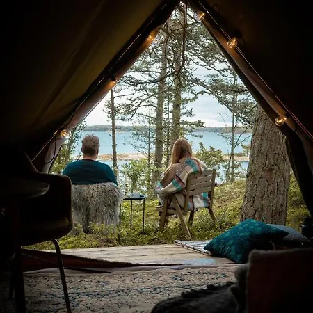 Braennskaer & Glamping Lodge *