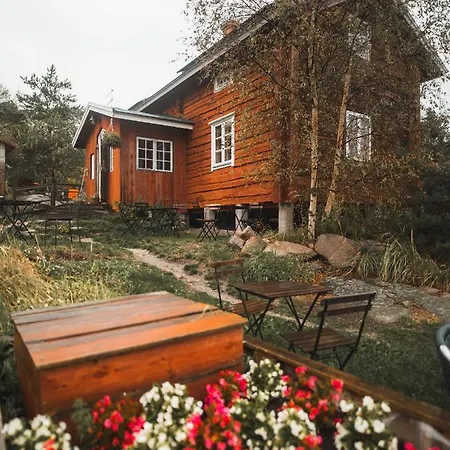 Braennskaer & Glamping Lodge