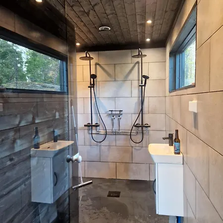 Braennskaer & Glamping Lodget *