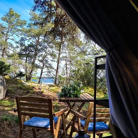 Lodge Braennskaer & Glamping *