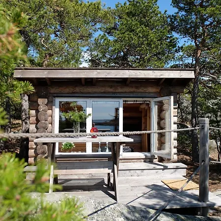 Braennskaer & Glamping Lodget *